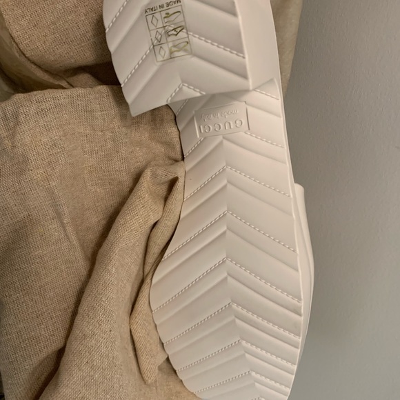 Brand new authentic Gucci sandals - Picture 7 of 9